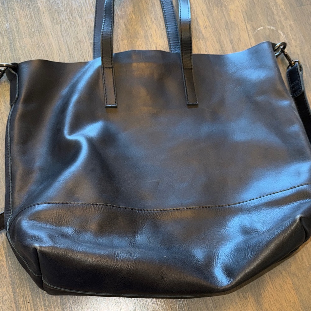 ABLE Abera Crossbody Tote Black - Picture 7 of 7